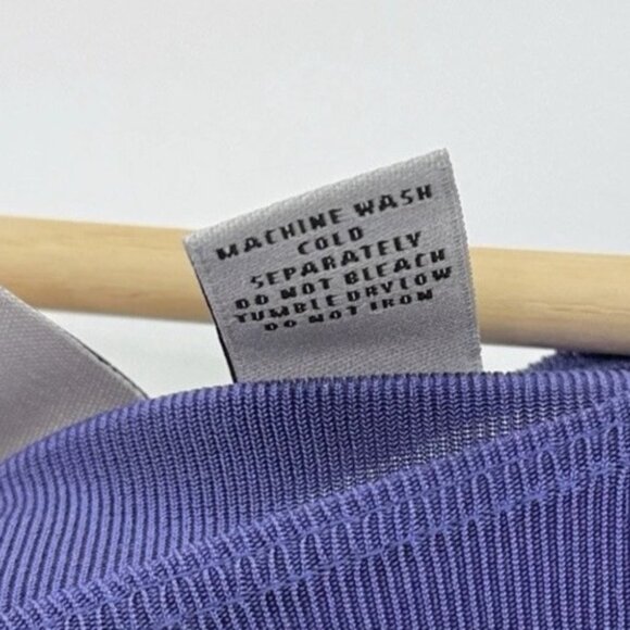 Chico’s Travelers Blue Slinky Acetate Sleeveless Blouse‎ Size 3 Made In USA - Picture 5 of 7